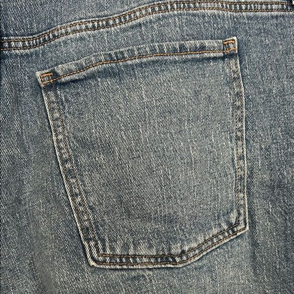 OLD NAVY 20 Mid Rise Boyfriend Blue Frayed Hem Denim Shorts 5" Inseam Stretch - Picture 5 of 8